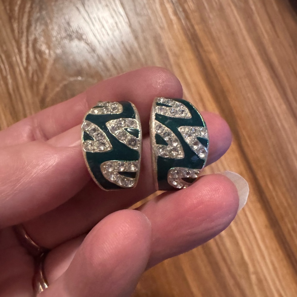 Elegant sparkly blue and Silver vintage clip on Earrings